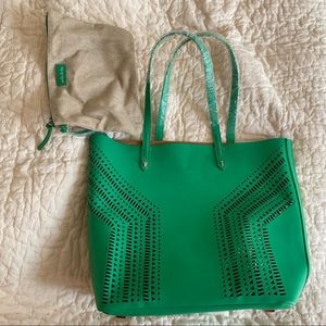 Stella & Dot green cut out Fillmore handbag. NWOT